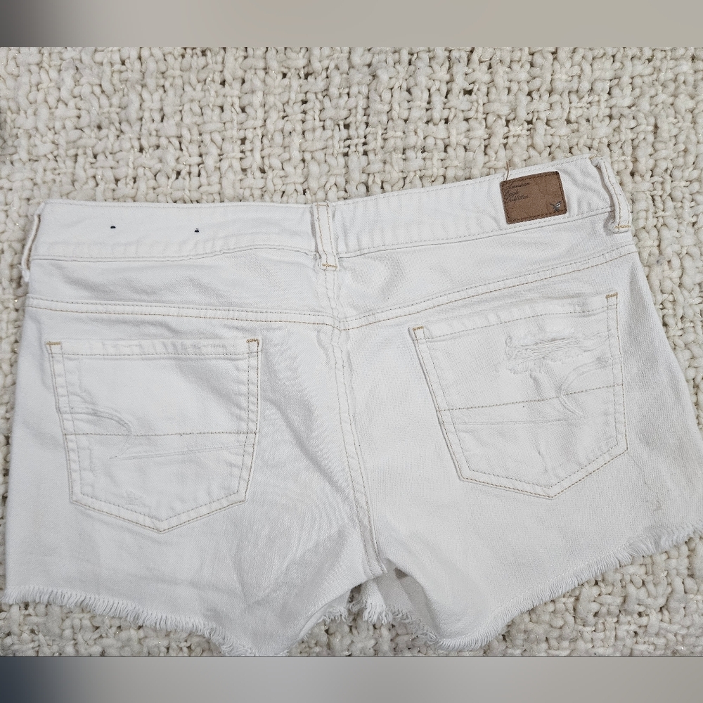American Eagle Outfitters White Jean Shorts with Frayed Hem SIZE 6 - Picture 2 of 4